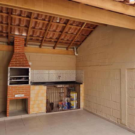 Confortavel Casa Com Piscina E Churrasqueira A 100M Da Praia Caraguatatuba Exterior foto